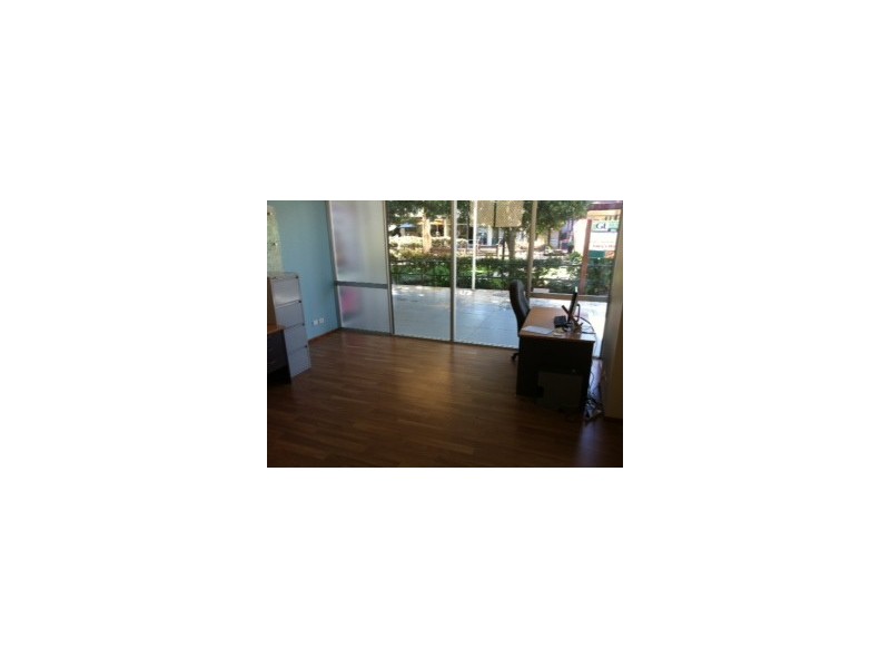 54 Landsborough Parade, Caloundra QLD 4551