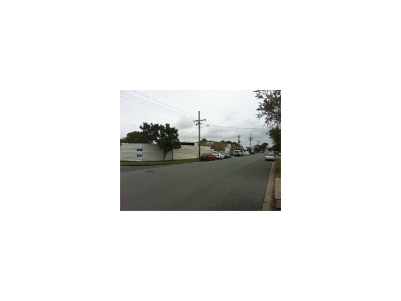 1 Bearing Ave, Warana QLD 4575