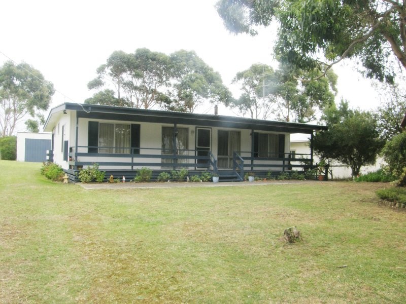 5 LEES ROAD, Venus Bay VIC 3956