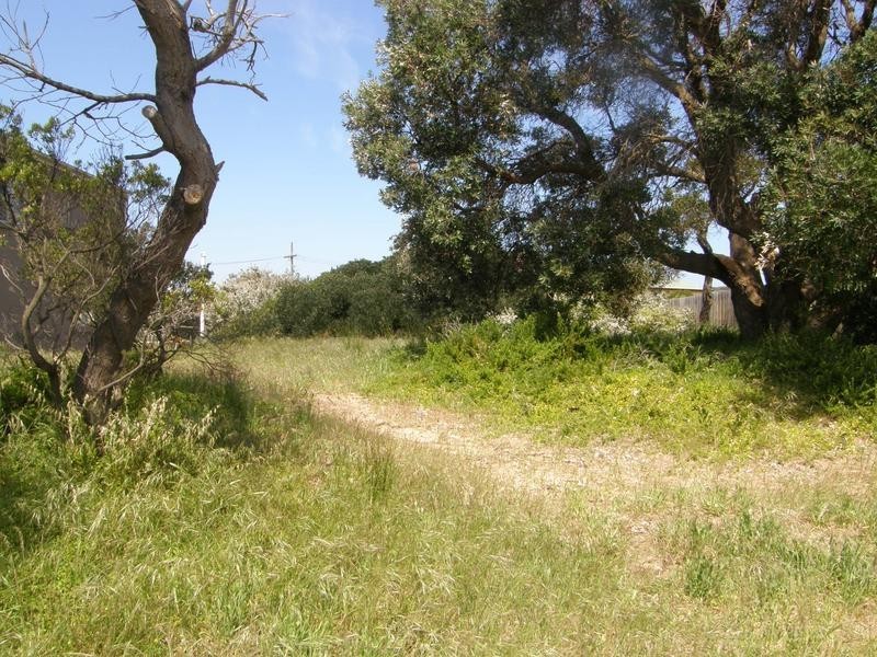 8 RODNEY AVENUE, Venus Bay VIC 3956