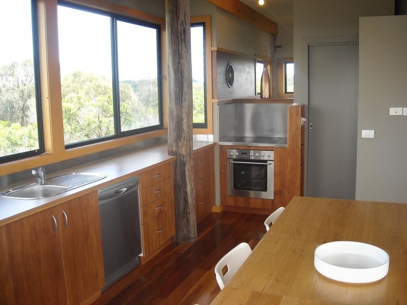 4 MONCUR COURT, Venus Bay VIC 3956