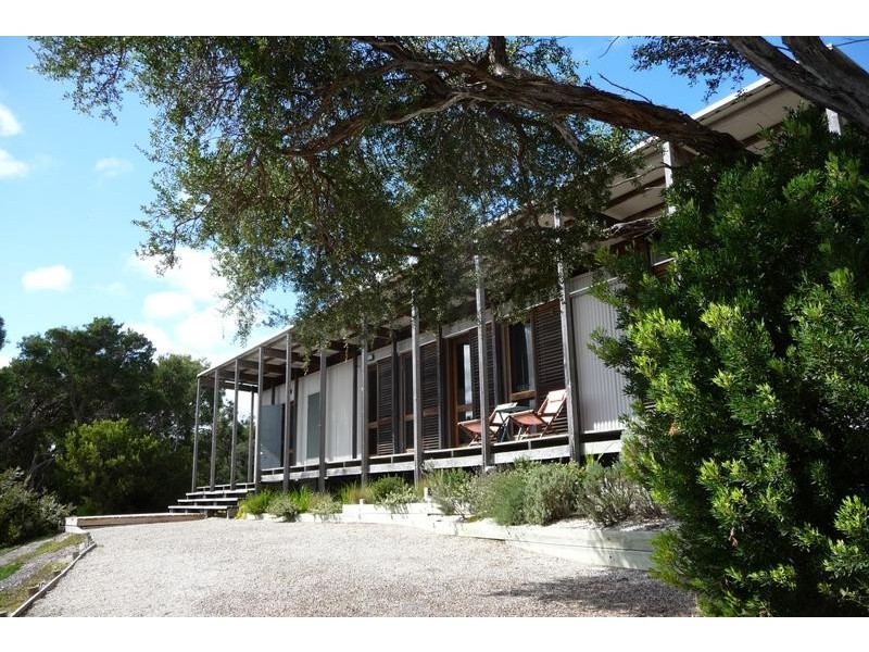 814 LEES ROAD, Venus Bay VIC 3956