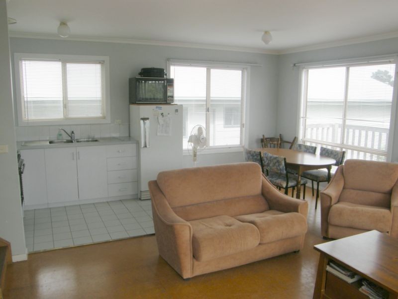 6 WOORAK AVENUE, Venus Bay VIC 3956