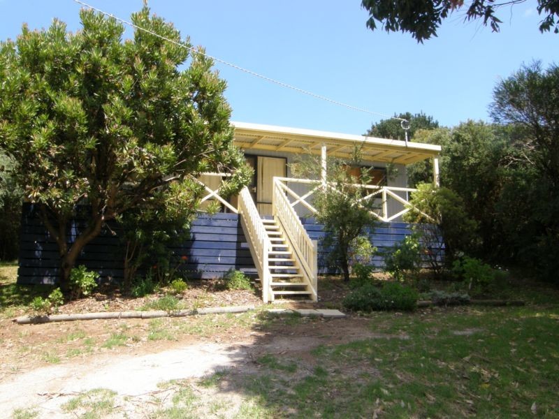 10 PANDORA AVENUE, Venus Bay VIC 3956