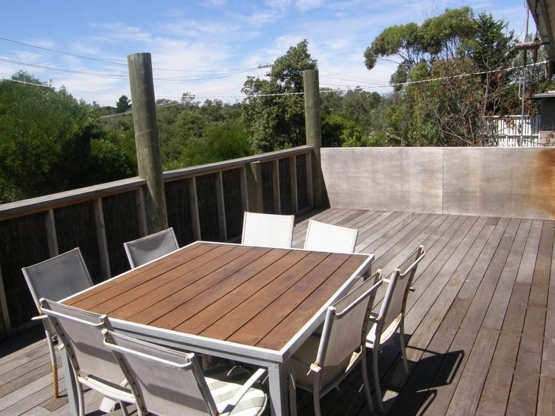 33 BLACK AVENUE, Venus Bay VIC 3956