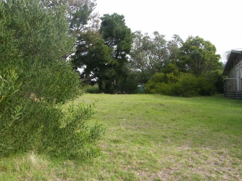 11 GRAHAM AVENUE, Venus Bay VIC 3956