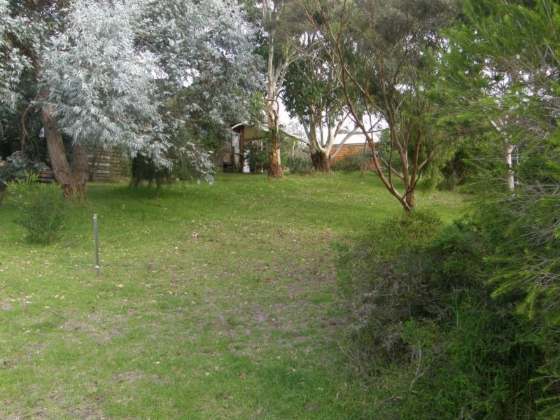 15 GRAHAM AVENUE, Venus Bay VIC 3956