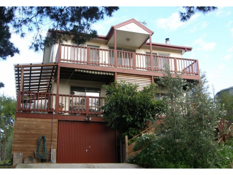 16 WOORAK AVENUE – 1ST ESTATE, Venus Bay VIC 3956