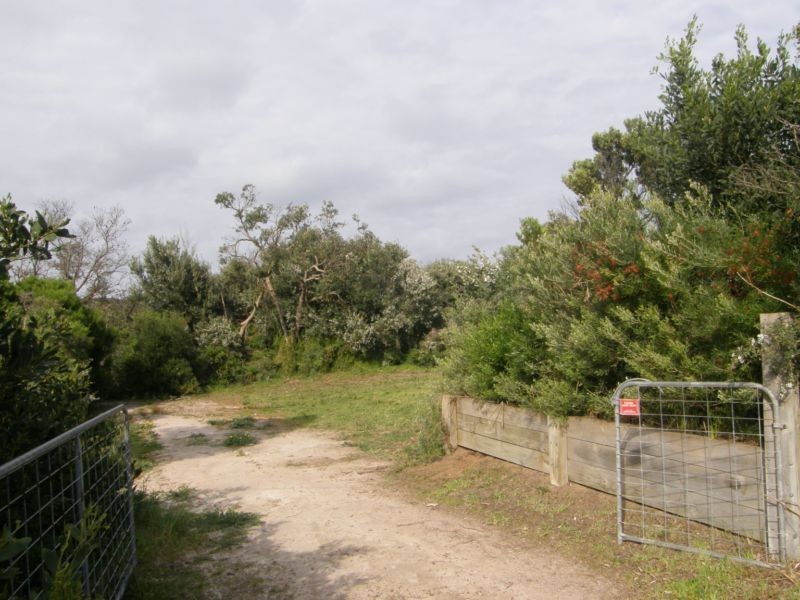 13-15 MCINDOE AVENUE, Venus Bay VIC 3956