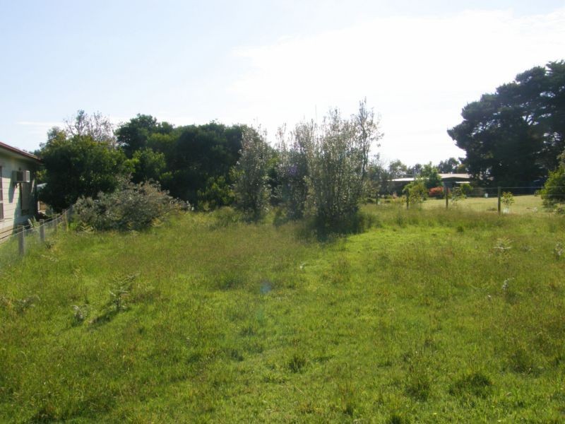 10 GRAHAM AVENUE, Venus Bay VIC 3956