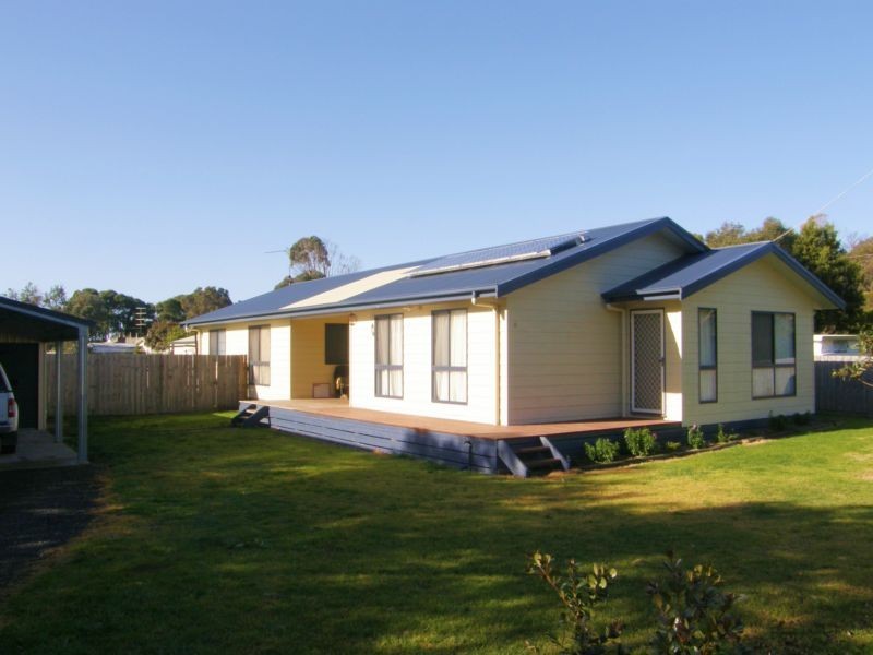 8 WALKERVILLE ROAD, Tarwin Lower VIC 3956