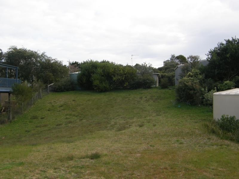 21 WOORAK AVENUE, Venus Bay VIC 3956