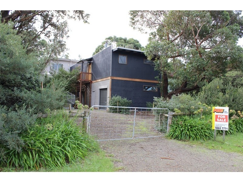35 PANDORA AVENUE, Venus Bay VIC 3956