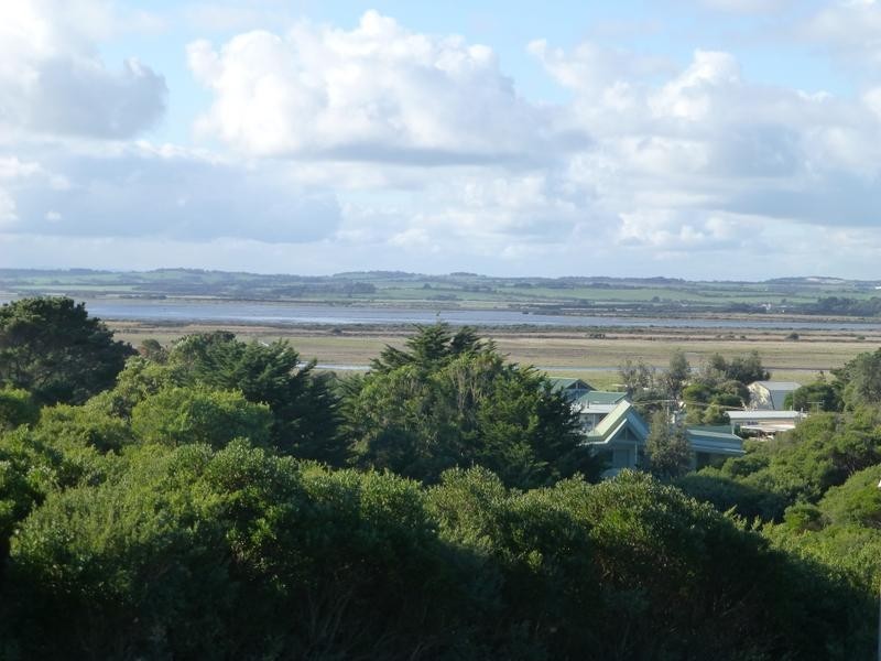 9 MONCUR COURT – 1ST ESTATE, Venus Bay VIC 3956