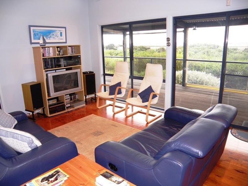 9 MONCUR COURT – 1ST ESTATE, Venus Bay VIC 3956