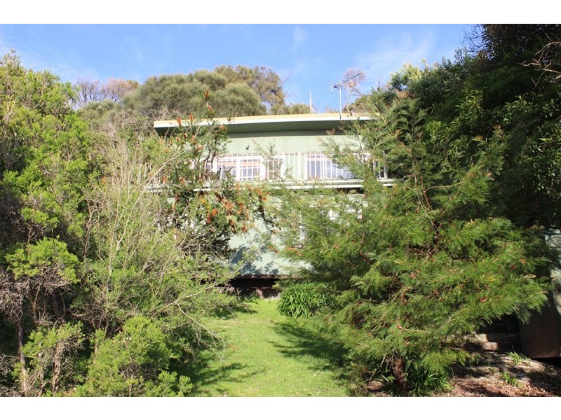 18 WARATAH STREET, Walkerville North VIC 3959