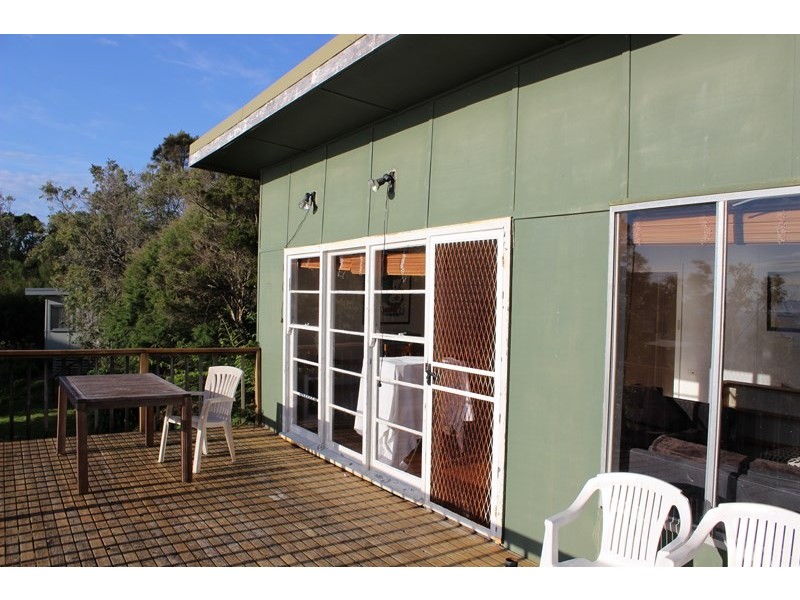 18 WARATAH STREET, Walkerville North VIC 3959