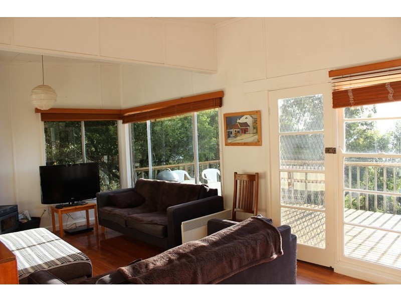 18 WARATAH STREET, Walkerville North VIC 3959