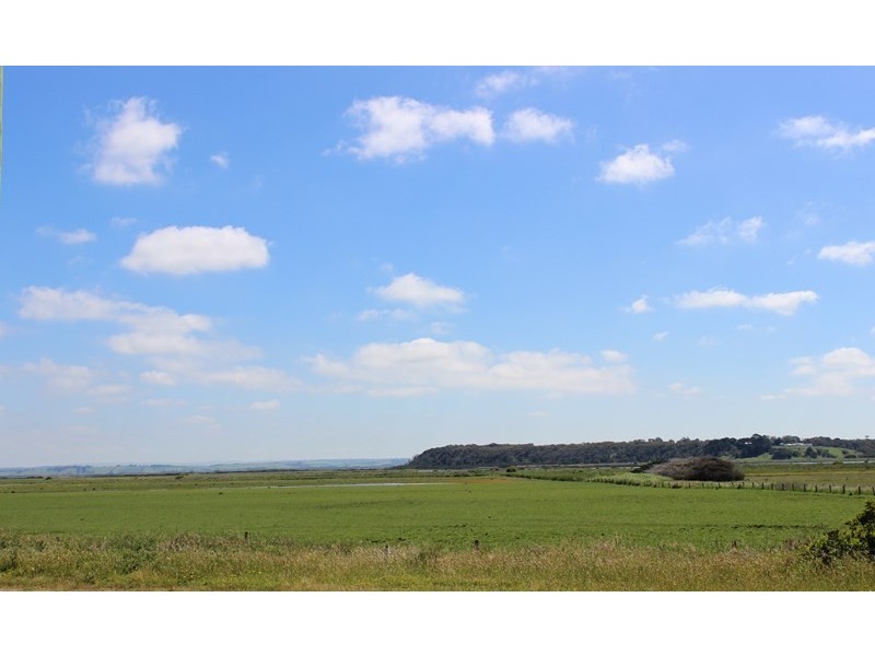 27 LEES ROAD, Venus Bay VIC 3956