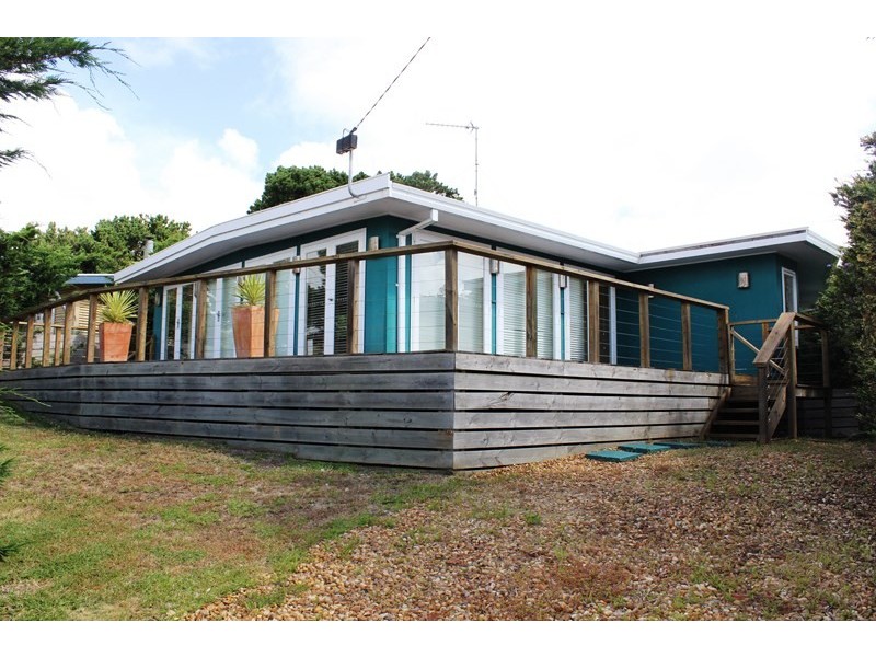 2 PANDORA AVENUE, Venus Bay VIC 3956