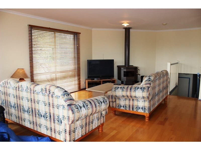 33 BRADLEY AVENUE – 1ST ESTATE, Venus Bay VIC 3956