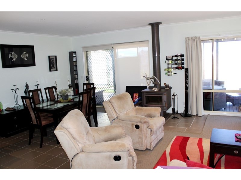 51 GREVILLIA ST, Walkerville VIC 3956