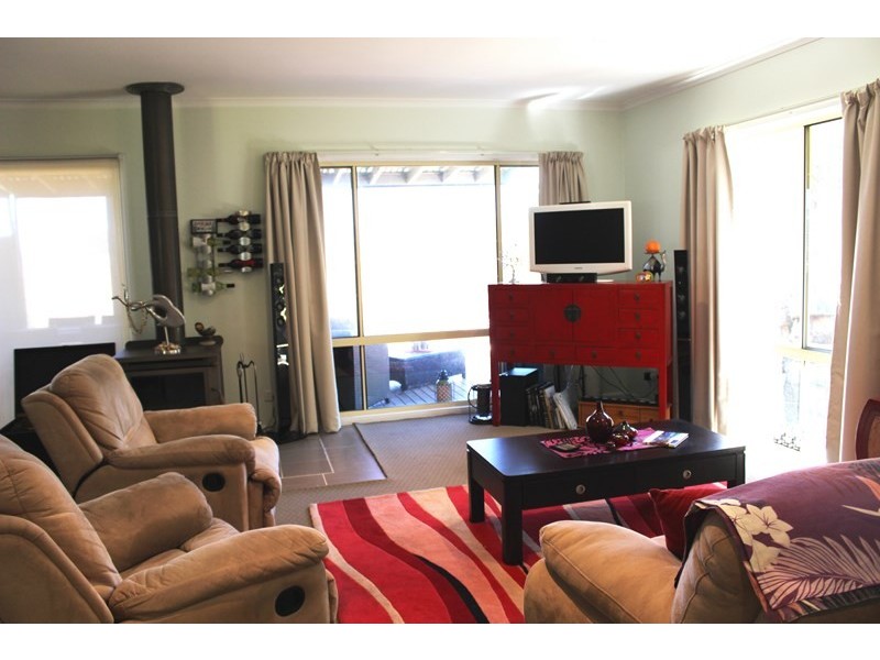 51 GREVILLIA ST, Walkerville VIC 3956