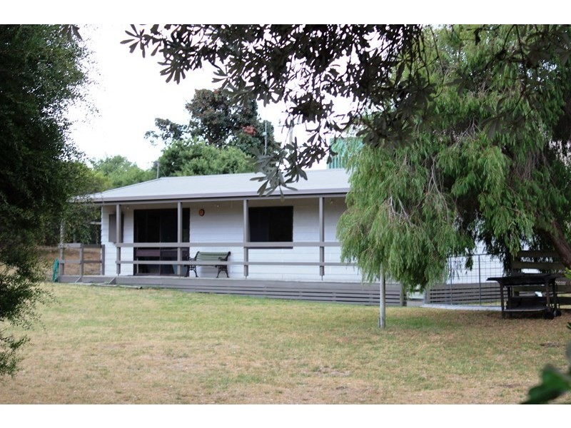 72-74 McINDOE AVENUE, Venus Bay VIC 3956