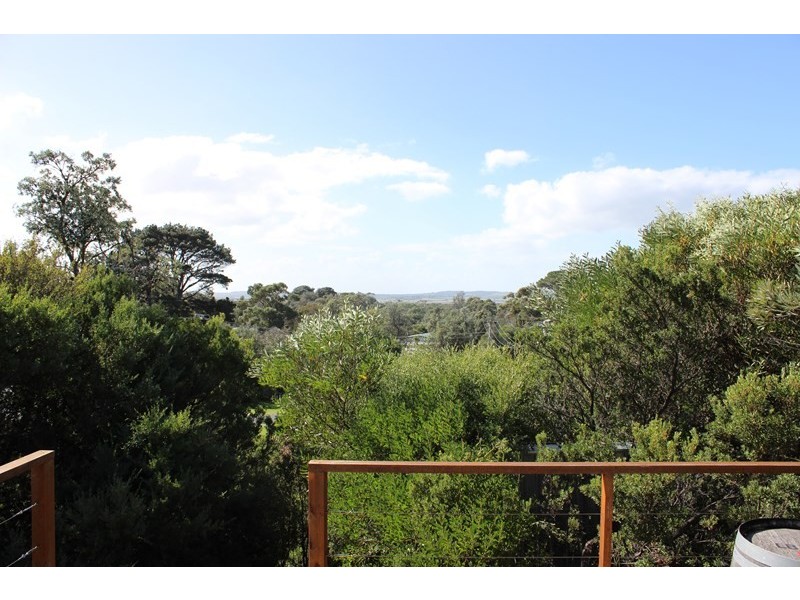 35 McMILLAN AVENUE, Venus Bay VIC 3956