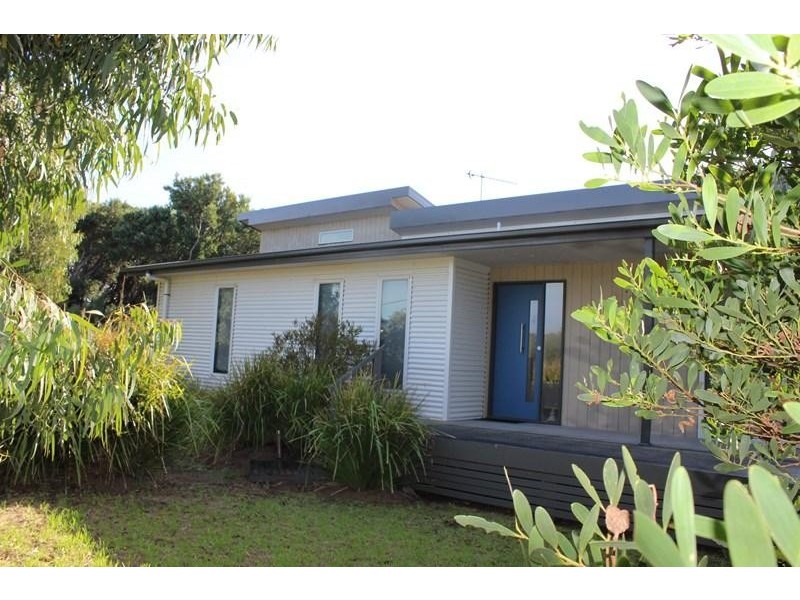 4 BRADLEY, Venus Bay VIC 3956