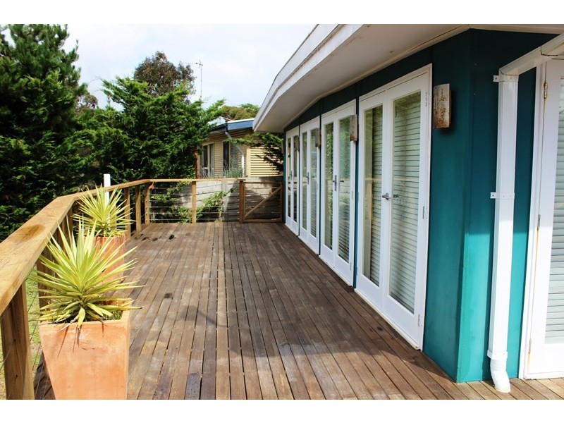 2 PANDORA AVENUE, Venus Bay VIC 3956