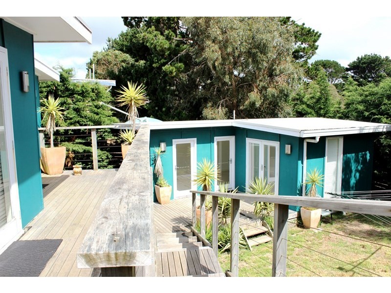 2 PANDORA AVENUE, Venus Bay VIC 3956