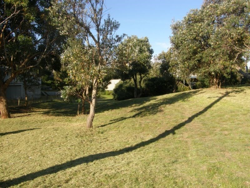 6 WEBSTER AVENUE, Venus Bay VIC 3956