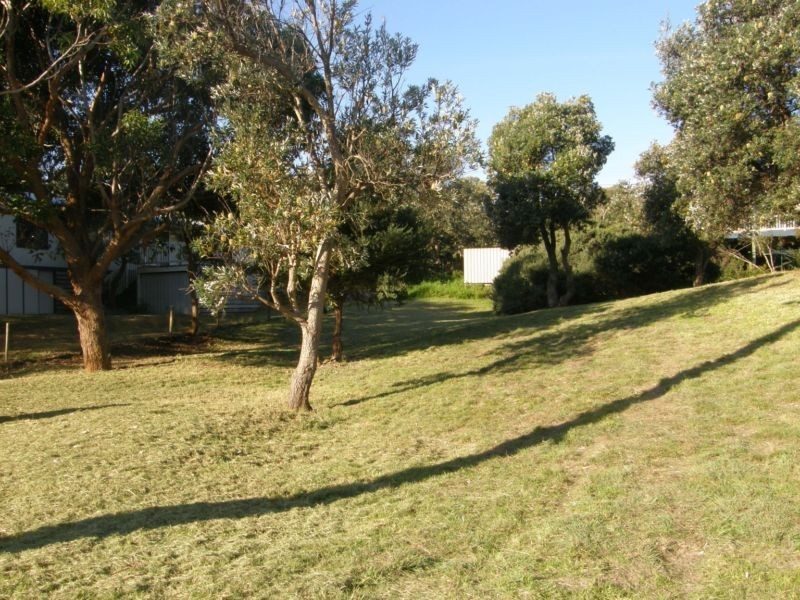 6 WEBSTER AVENUE, Venus Bay VIC 3956