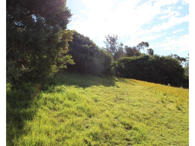 4 ATHERTON DRIVE, Venus Bay VIC 3956