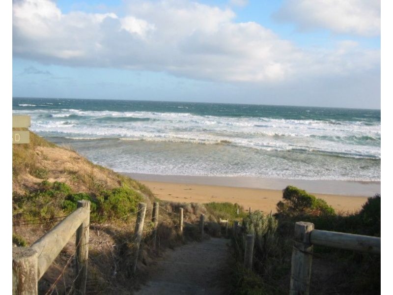 4 ATHERTON DRIVE, Venus Bay VIC 3956