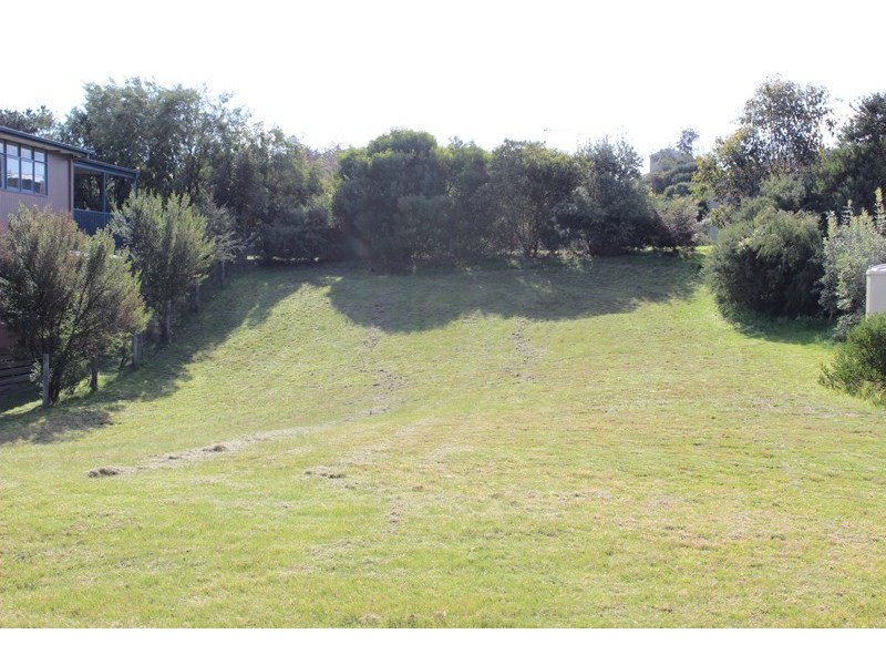 21 WOORAK AVENUE, Venus Bay VIC 3956