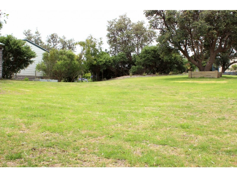 15 CONDON CRESCENT, Venus Bay VIC 3956