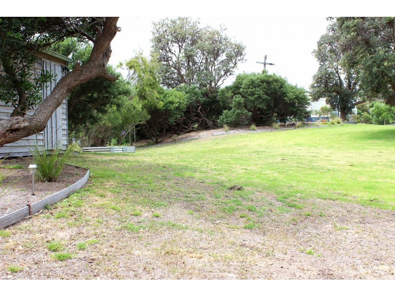 15 CONDON CRESCENT, Venus Bay VIC 3956