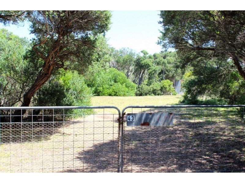 43 ATHERTON DRIVE, Venus Bay VIC 3956