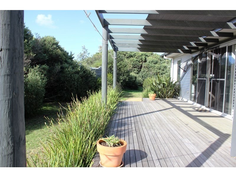 4 BRADLEY AVENUE, Venus Bay VIC 3956