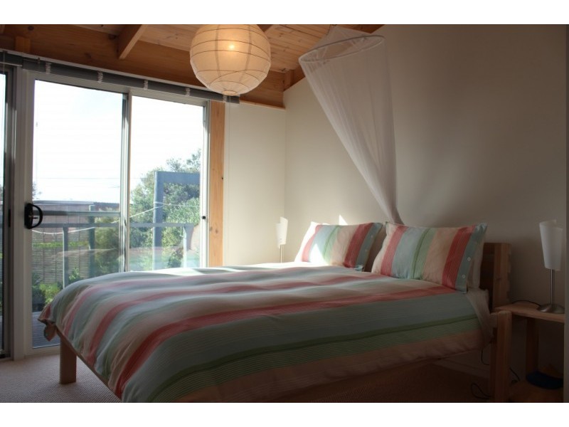 4 BRADLEY AVENUE, Venus Bay VIC 3956