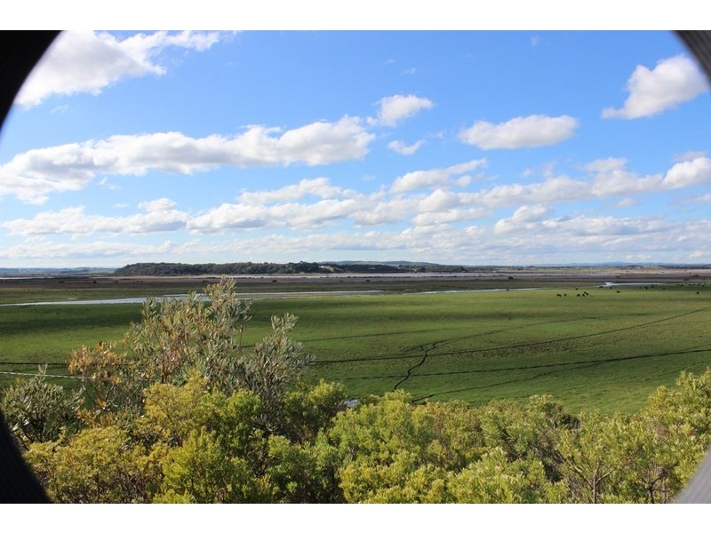 61 LANDSCAPE DRIVE, Venus Bay VIC 3956