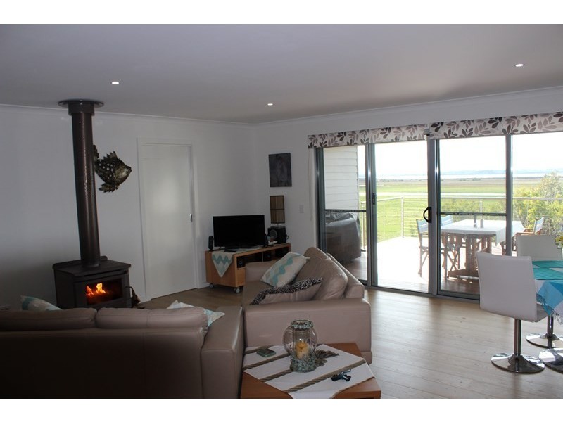 61 LANDSCAPE DRIVE, Venus Bay VIC 3956