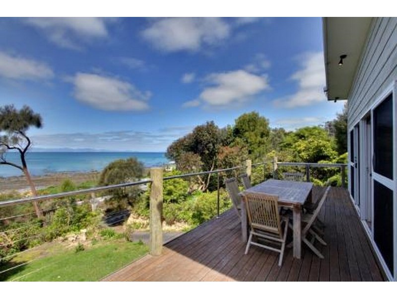 8 WARATAH STREET, Walkerville VIC 3956