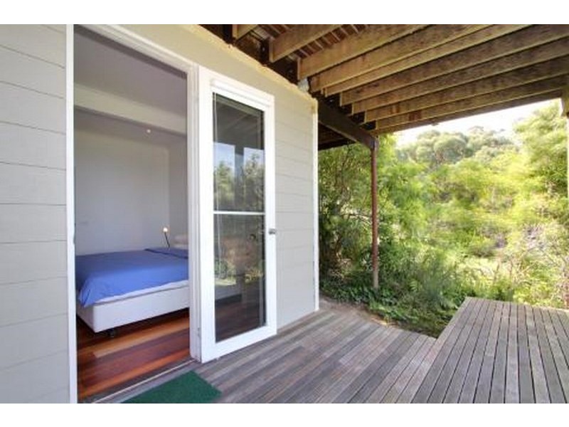 8 WARATAH STREET, Walkerville VIC 3956