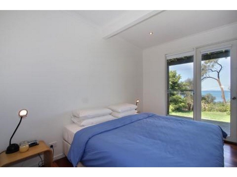 8 WARATAH STREET, Walkerville VIC 3956