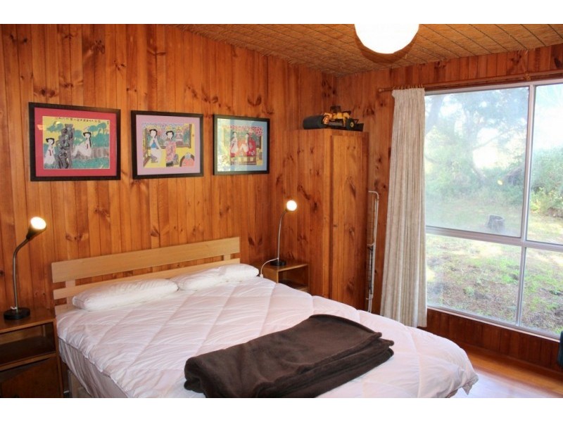 14 MCINDOE AVE, Venus Bay VIC 3956