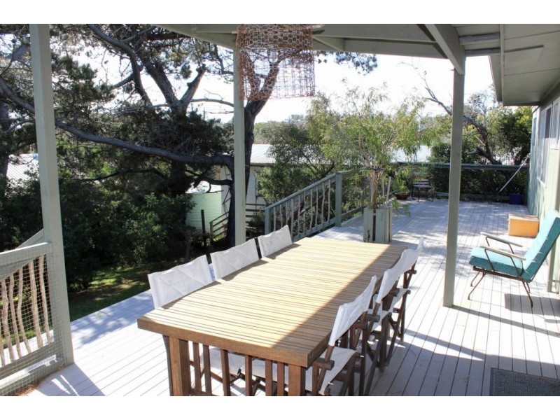 14 MCINDOE AVE, Venus Bay VIC 3956