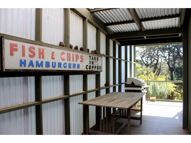 14 MCINDOE AVE, Venus Bay VIC 3956